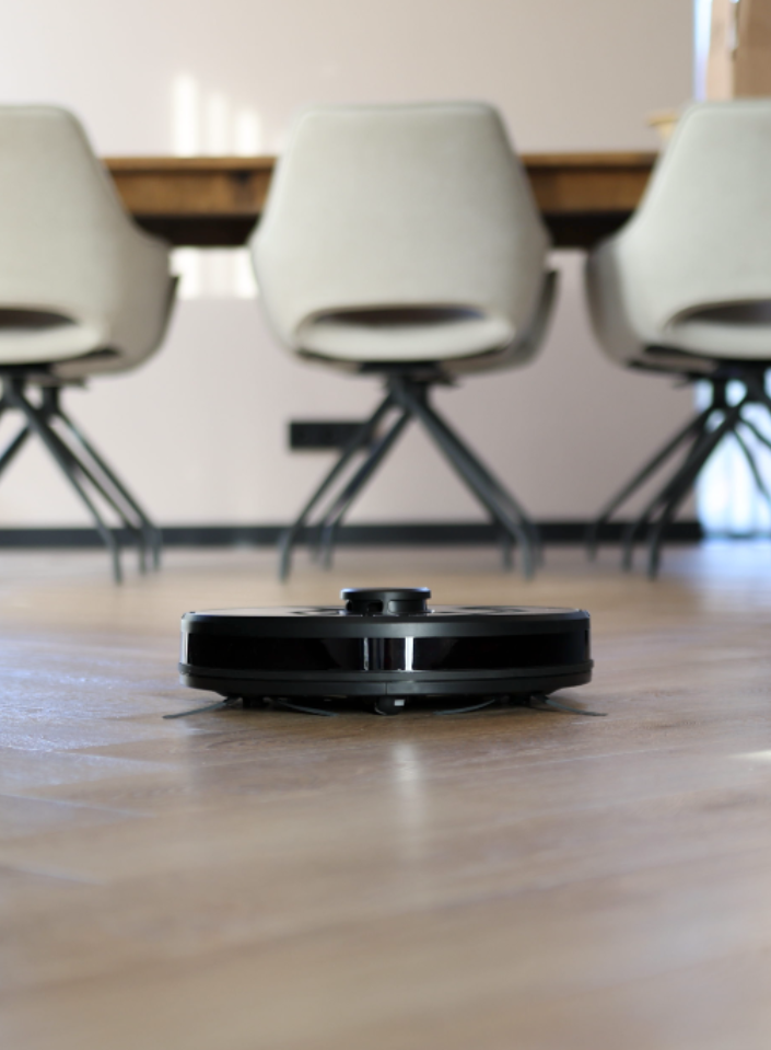 Woonkamer met lichte vloer